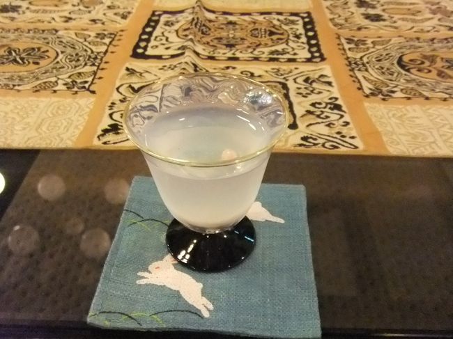 梅ジュースをロビーで戴きました。