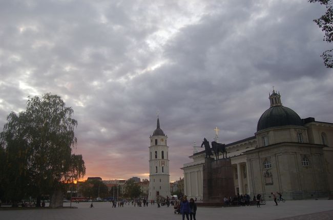 夕焼けが近い<br />カテドゥロス広場