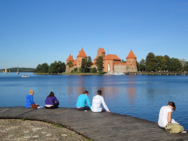 トラカイ城<br />座って眺めたい気分になるね