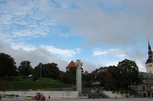 トームペア城前の広場