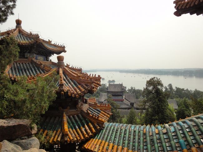 頤和園<br />昆明湖が見える