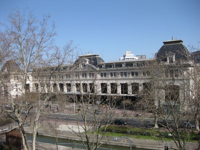 バイヨンヌ８:５３発→トゥールーズ１２:０６着<br /><br />駅前のホテル Hotel D'orsay からの駅と運河。