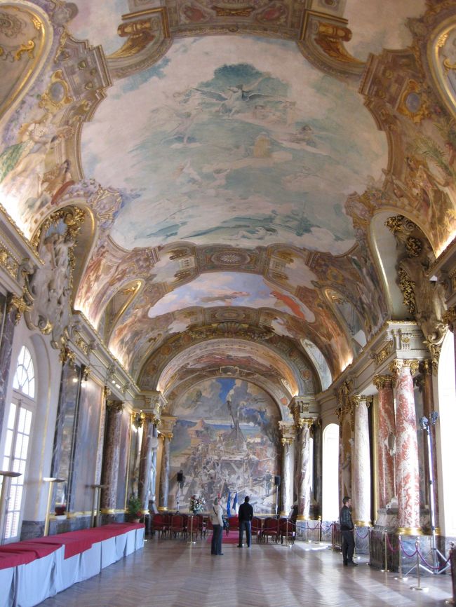 キャピトル大広間のフレスコ画。<br />二階の大広間にはほかに、トゥールーズの歴史を描いた壁画や天井画があり、見ごたえがあります。