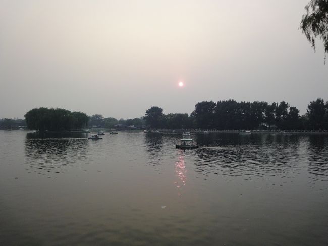 前海の日の入りは近いが<br />待っていられなかった<br />この辺は、バーが多く夜がきれいといわれている<br />いつか夜に来たい