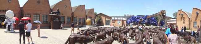 広場にあるオブジェ