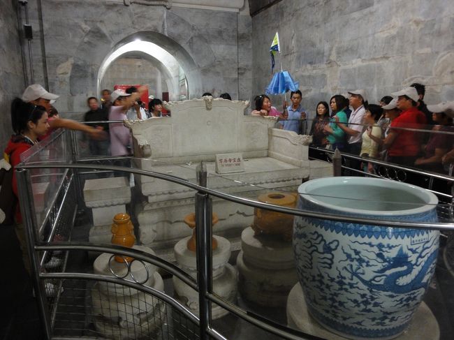 定陵<br />地下宮殿の王座