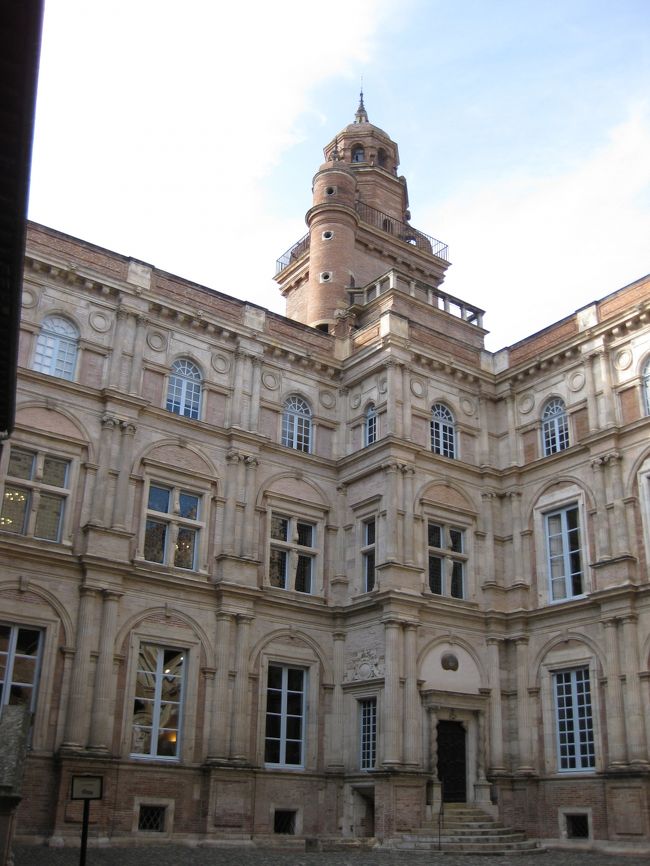 アセザ館。<br />１６世紀の豪商の館。現在は美術館になっている。