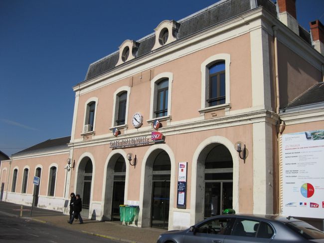 ３月９日　アルビ日帰り。（チェックアウト後、荷物をホテルに預けて）<br /><br />トウールーズ８:５８発→アルビ１０:１３着<br /><br />アルビ駅。