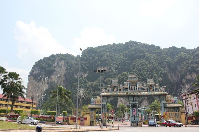 入り口外で降ろされます。<br />他に観光客は居ないようで自分だけ降りる。<br />この景色を見た瞬間、テンションがあがりました。