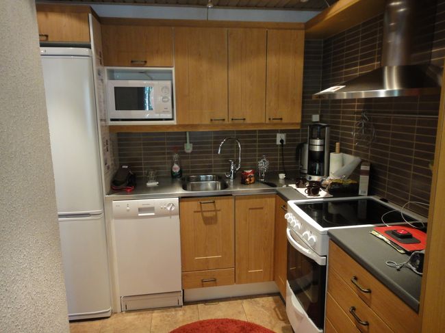 こちらキッチン。何でも揃っています。しかも清潔！