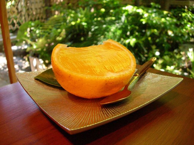 こちらは限定の夏ミカンのゼリーだったかな？<br /><br />（でも、東京に帰って伊勢丹行ったとき売っていたのを発見…）