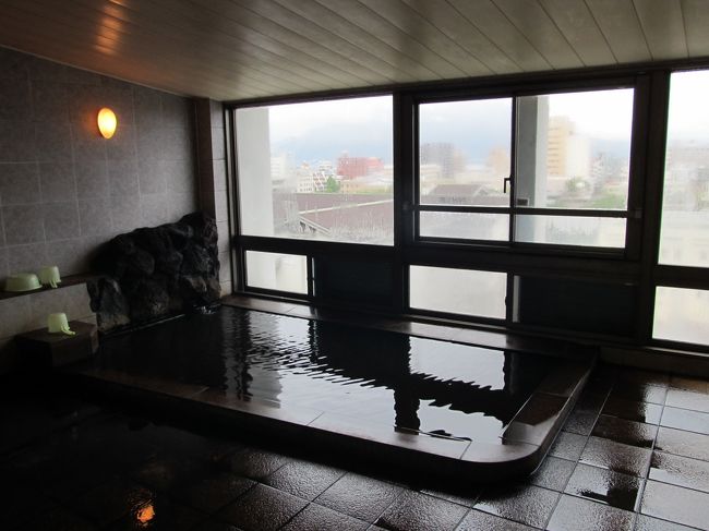 朝食の前に朝風呂。