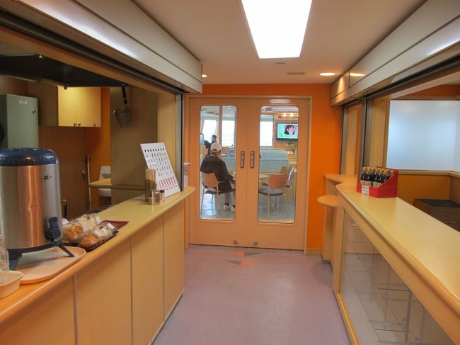 船内のうどん屋