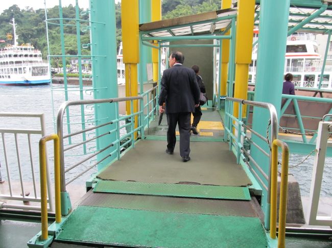 景色は楽しめませんでしたが、50分間の楽しい船旅でした。<br /><br />通常の便は所要15分と少々物足りないですが、のんびりと桜島フェリーの旅を楽しむことができました。<br /><br />今のところ毎日片道1便のみの運航ですが、サンセットクルーズや夜景を楽しむクルーズがあればいいなと思い今後に期待です。