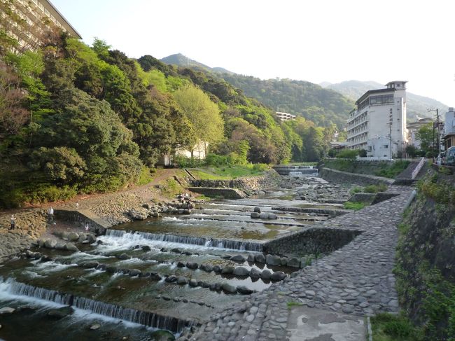 箱根湯本に戻って、街のメイン通りでお土産を物色して帰路へ。