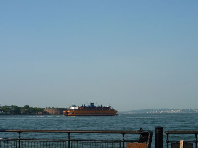 無料で乗れるスタテンアイランド行きフェリー乗場もこの駅にあります。