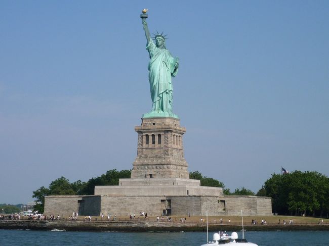 お初にお目にかかります！<br /><br />フェリーは、右手側がおススメ！