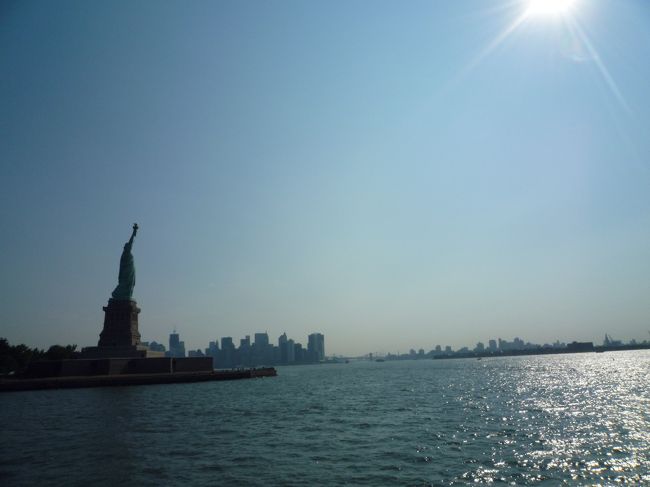 女神様越しのニュージャージー＆ロウアーマンハッタン。