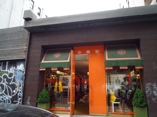 トリーバーチ本店！