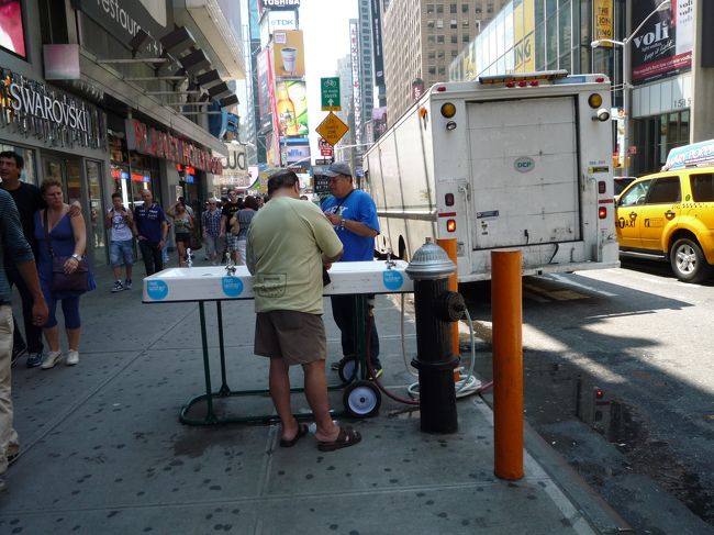 この日も暑いっ！<br />臨時の水飲み場ってこと！？
