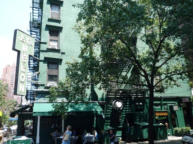 ＮＹ食最後に選んだとこは・・・<br />アッパーイーストにある『Ｊ.Ｇ．ＭＥＬＯＮ』<br />ＮＹ在住の人のブログを読んでたらヒットしたお店。<br />