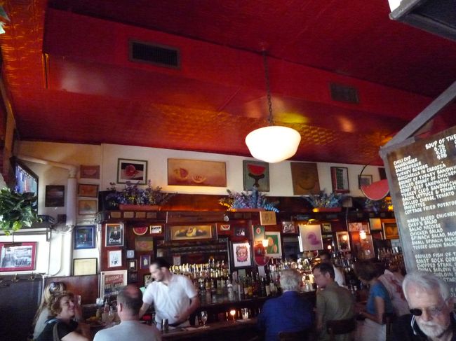 店内は、スイカの絵が所狭しと飾ってあります。<br />ん？ＭＥＬＯＮ？スイカ？？<br />