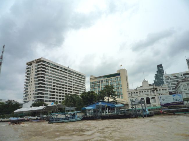 お次は、マンダリンオリエンタルバンコク。<br /><br />川の周りには高級ホテルがゴロゴロ。