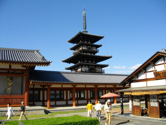 薬師寺、東塔。