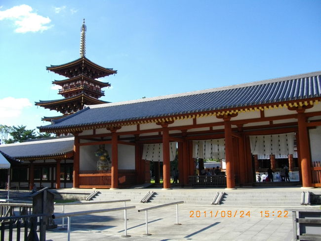 薬師寺、西塔。