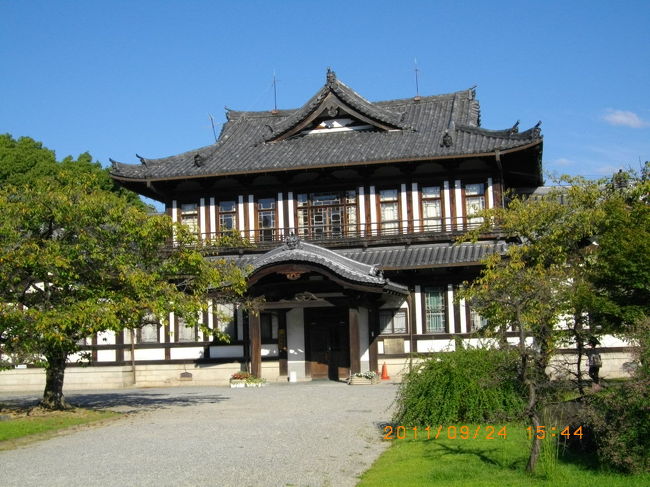 中には古風な建物も。