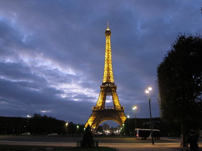 前回、20時にキラキラしていたから楽しみにしていたのに<br />今年は22時だったみたい<br />残念でした