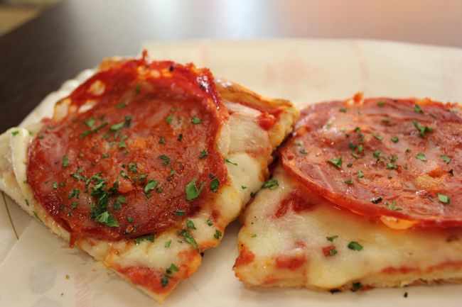 ピザは何度か食べたけれども本当に美味しかった！<br />一人だったのでちゃんとしたところではないですが、<br />食べ物に関してはさすがだな、と驚きました。