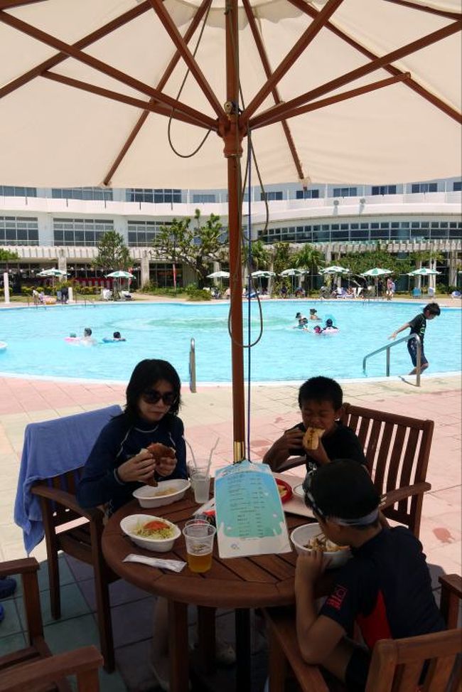 パラソルの下で頂きました