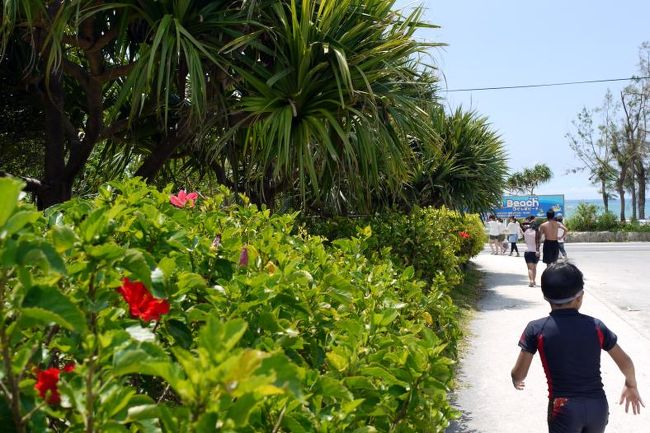 暫しプールで遊んで、残波ビーチに戻ります