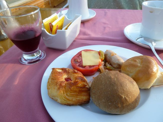 朝食ではとにかくパンがおいしかった。