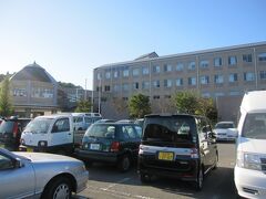 塩釜の隣、女川にある女川町立病院。
女川港を見下ろす高台にあるこの病院も津波に見舞われた。
津波の高さは１７メートルを超えたという。