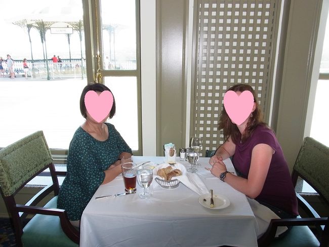 窓際の席からは外のWoodデッキの風景が見られるので、とても良いランチタイムでした。