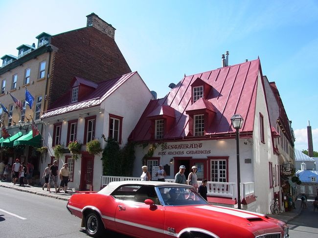 この建物は一番古い木造建築物で、現在もレストランとして営業しています。<br />今夜はここでディナーの予定。楽しみです。