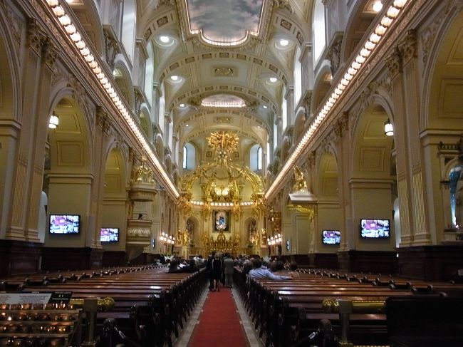 大きな教会です。美しかったです。