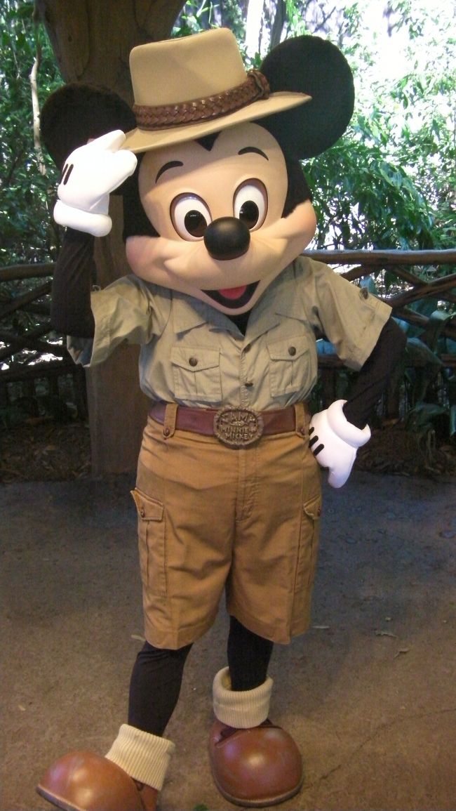 サファリスタイルのミッキー。