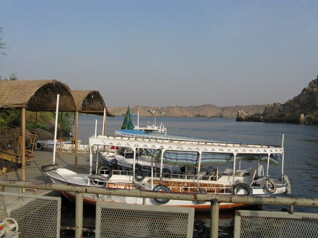 フィラエ島に着きました。