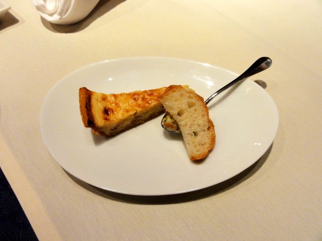 ここも費用の割に満足度の高い食事でしたので、一通り紹介しておきます。<br /><br />先ずはアミューズ。