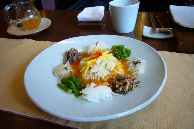 柿の実で甘さを出してあるお料理。<br />