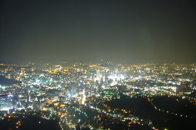 ソウルタワーに上りました。夜景が綺麗です！