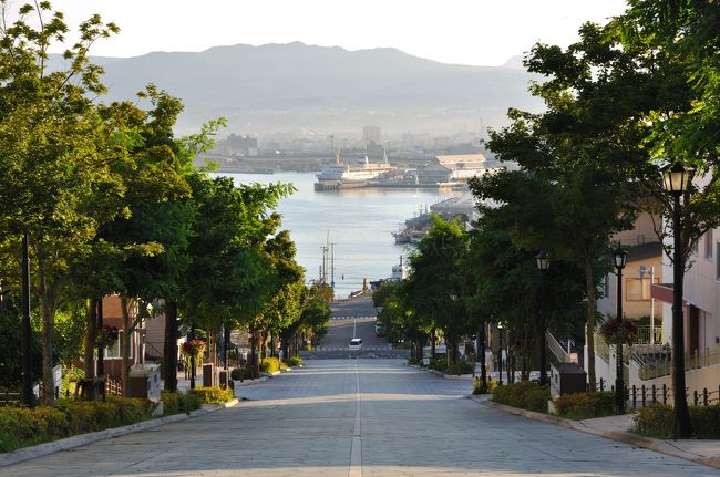 八幡坂。<br />こちらも定番のアングルから。