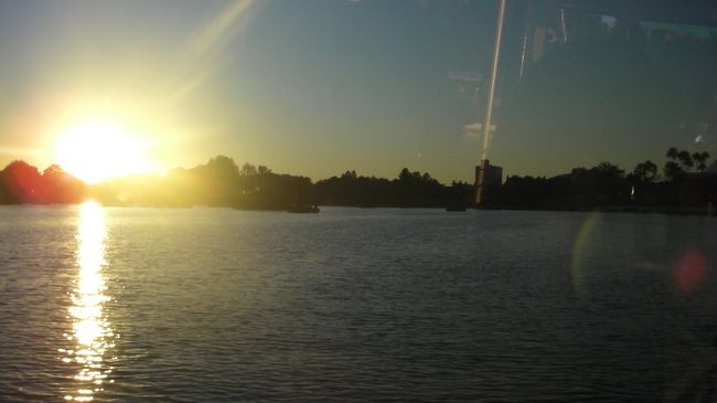 きれいな夕日が沈む。