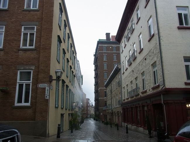 雨が止まないのですが、せっかくなので、旧市街を散策。<br />ここからスタート。