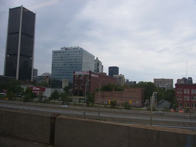 モントリオールに着きました。ここでオタワへの電車に乗り換えです。