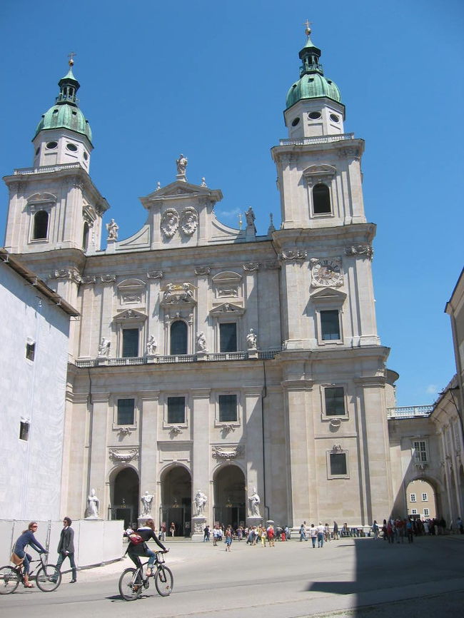 大分、下がらないと全景が入りません。