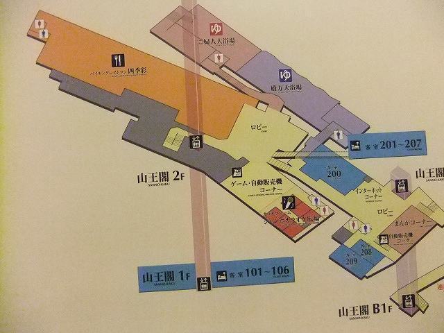 最初のエレベーター。私たちに与えられた部屋は山王閣４０８室。